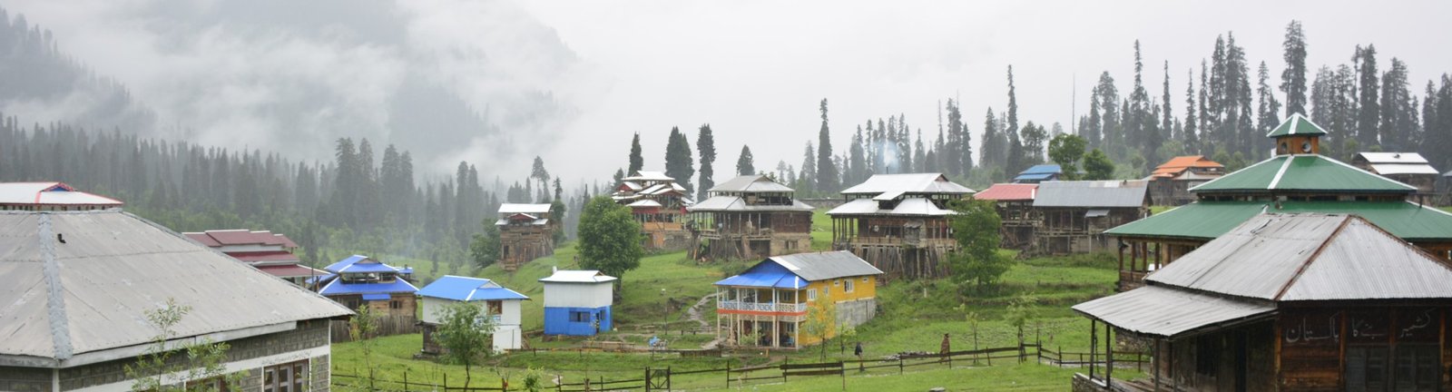 How B2B Kashmir DMCs Handle Logistics for Large-Scale Tours